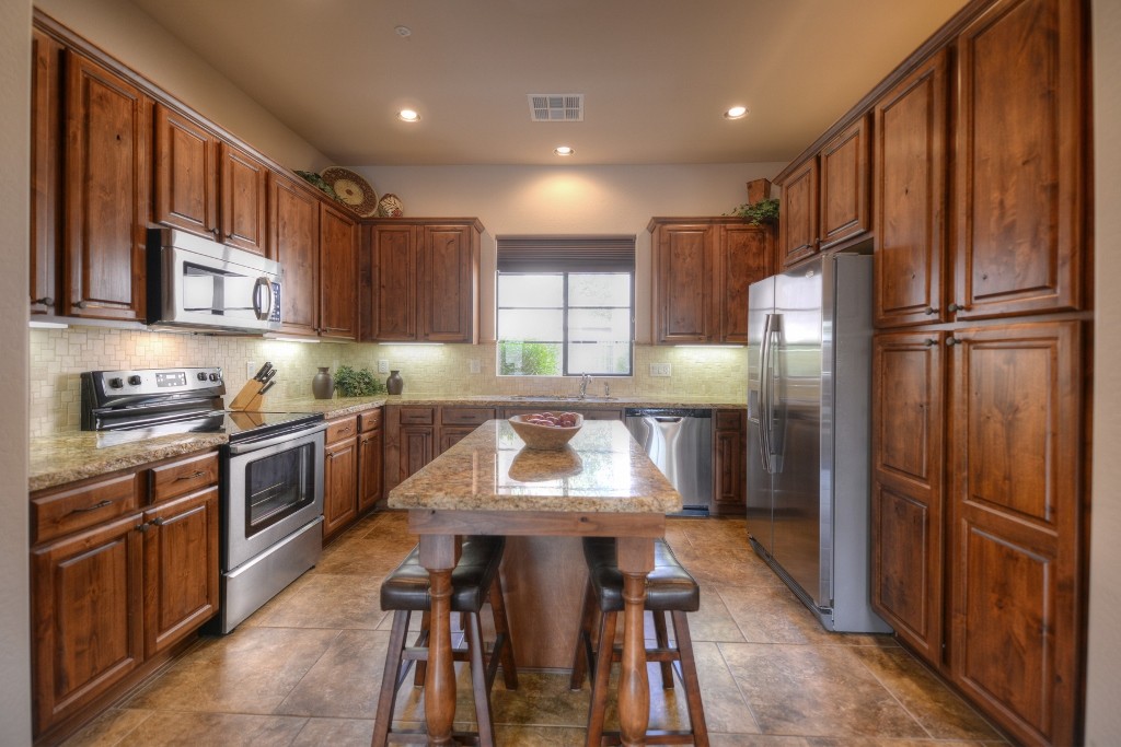 Upgraded kitchen with stainless steel appliances