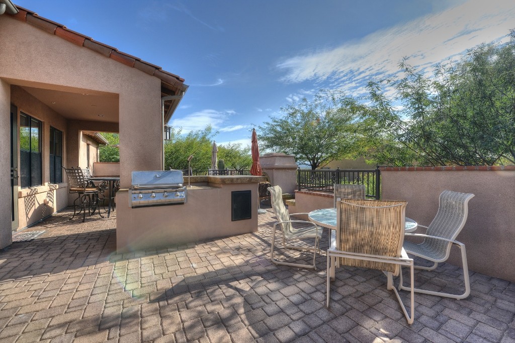 Large back patio with built-in BBQ