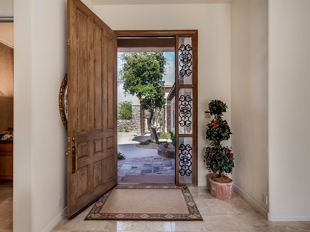 007_Entry ~ Foyer