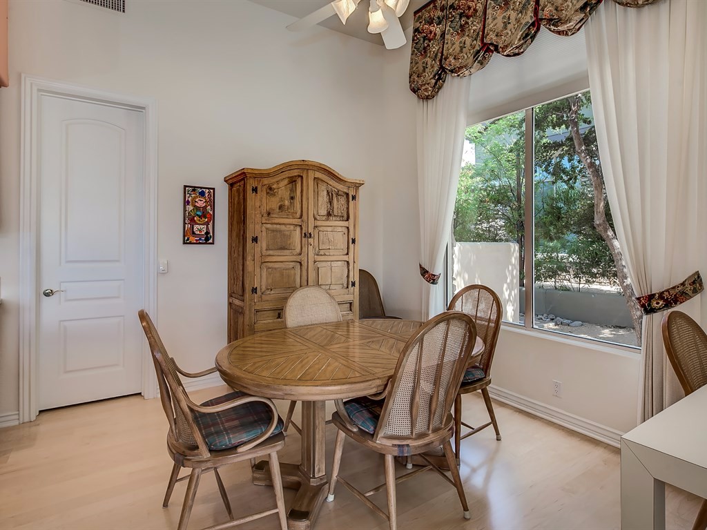 019_Breakfast Nook