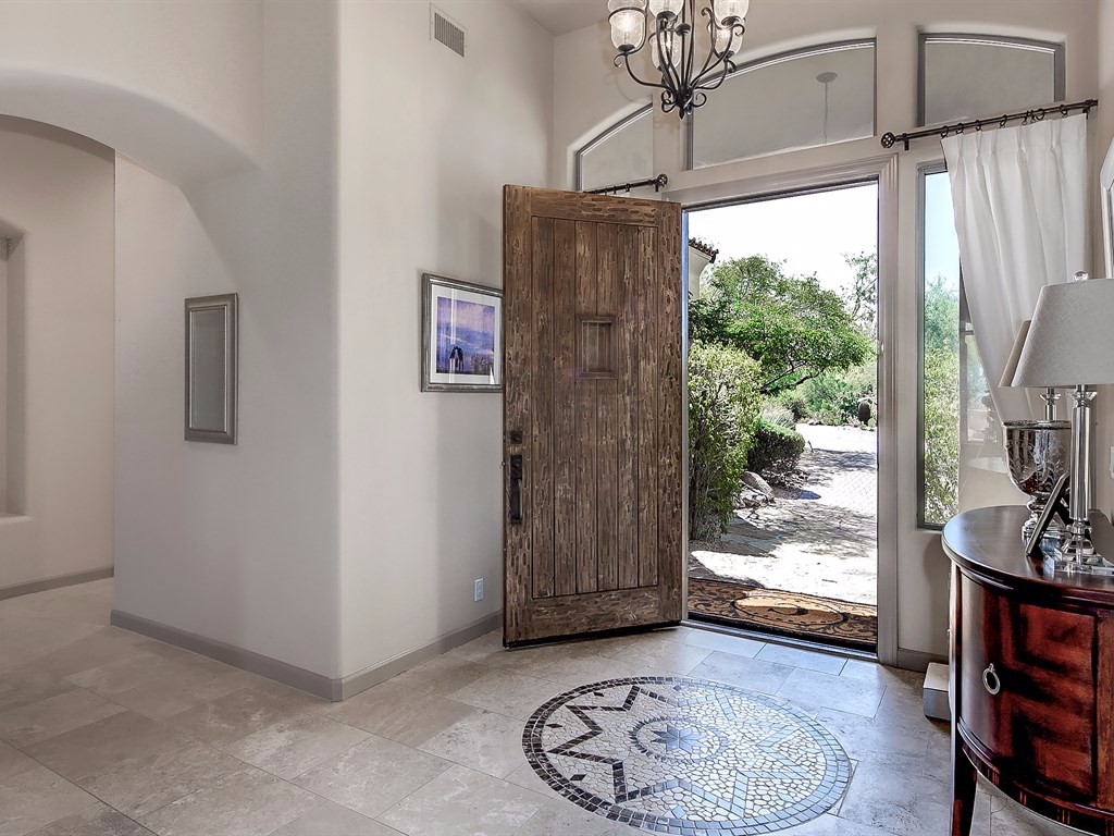 005_Foyer Entry
