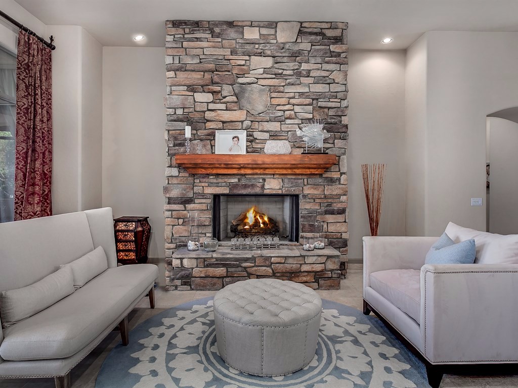 008_Living Room