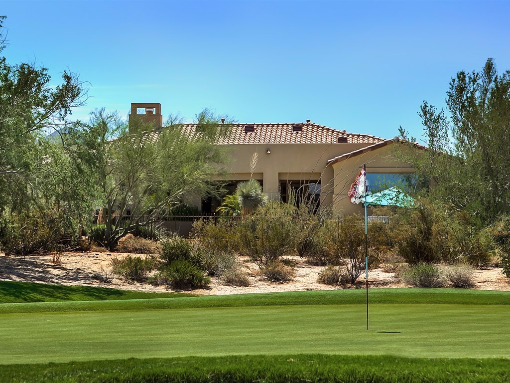 035_Golf Course Living