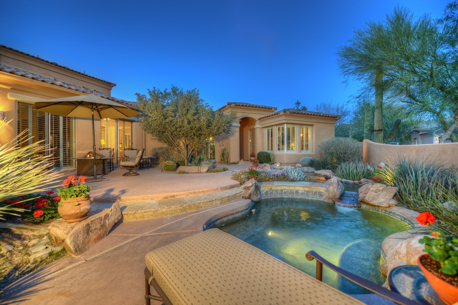 013_courtyard_ii-twilight