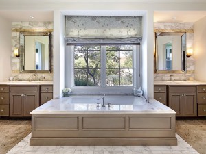 Luxurious bath in North Scottsdale home