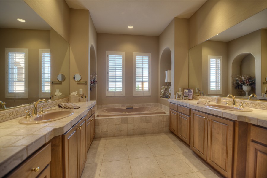 027_master_bath
