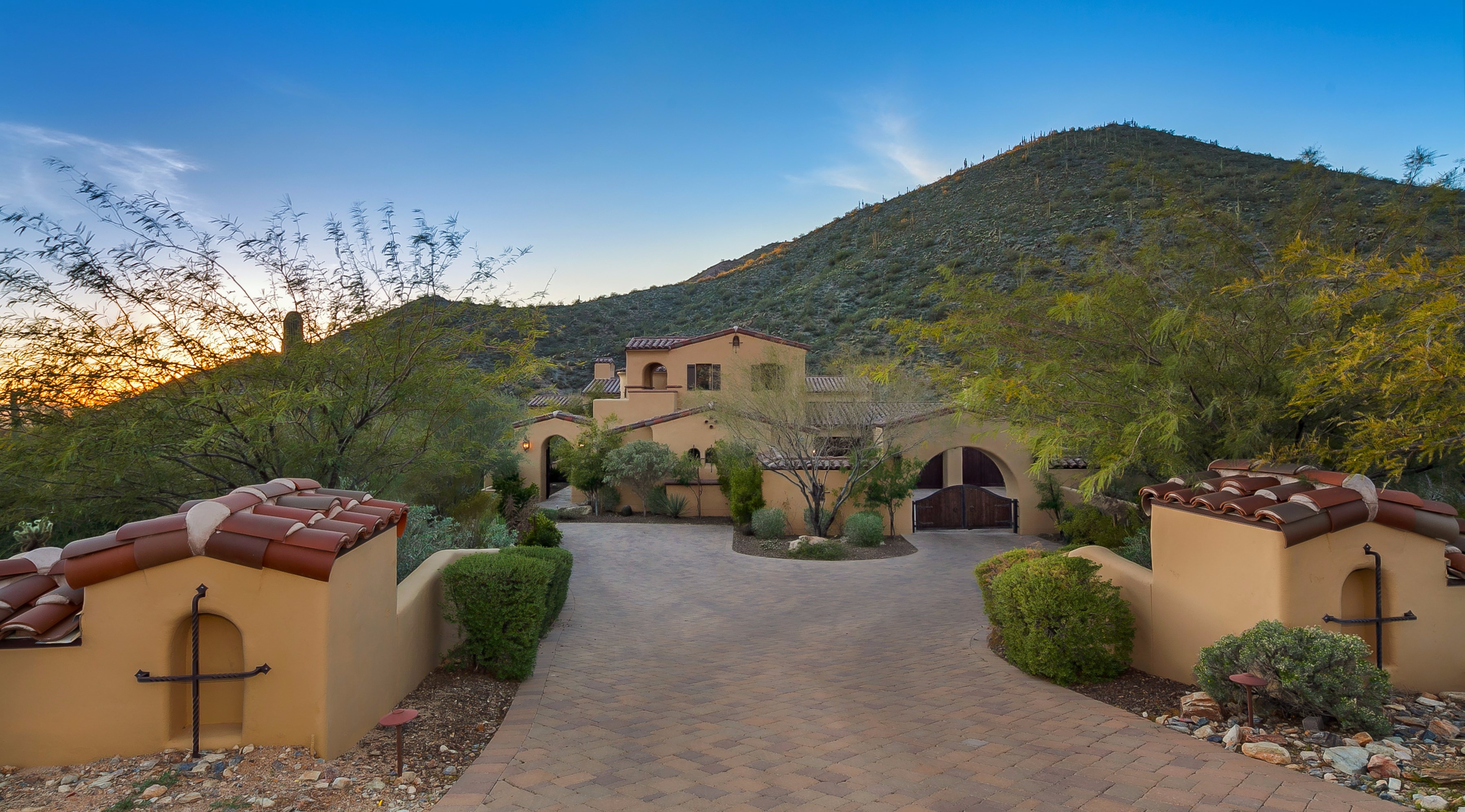 Front exterior elevations at this Scottsdale home for sale in Silverleaf located at 10744 E Wingspan Way #1665 Scottsdale, AZ 85255 listed by Don Matheson at The Matheson Team