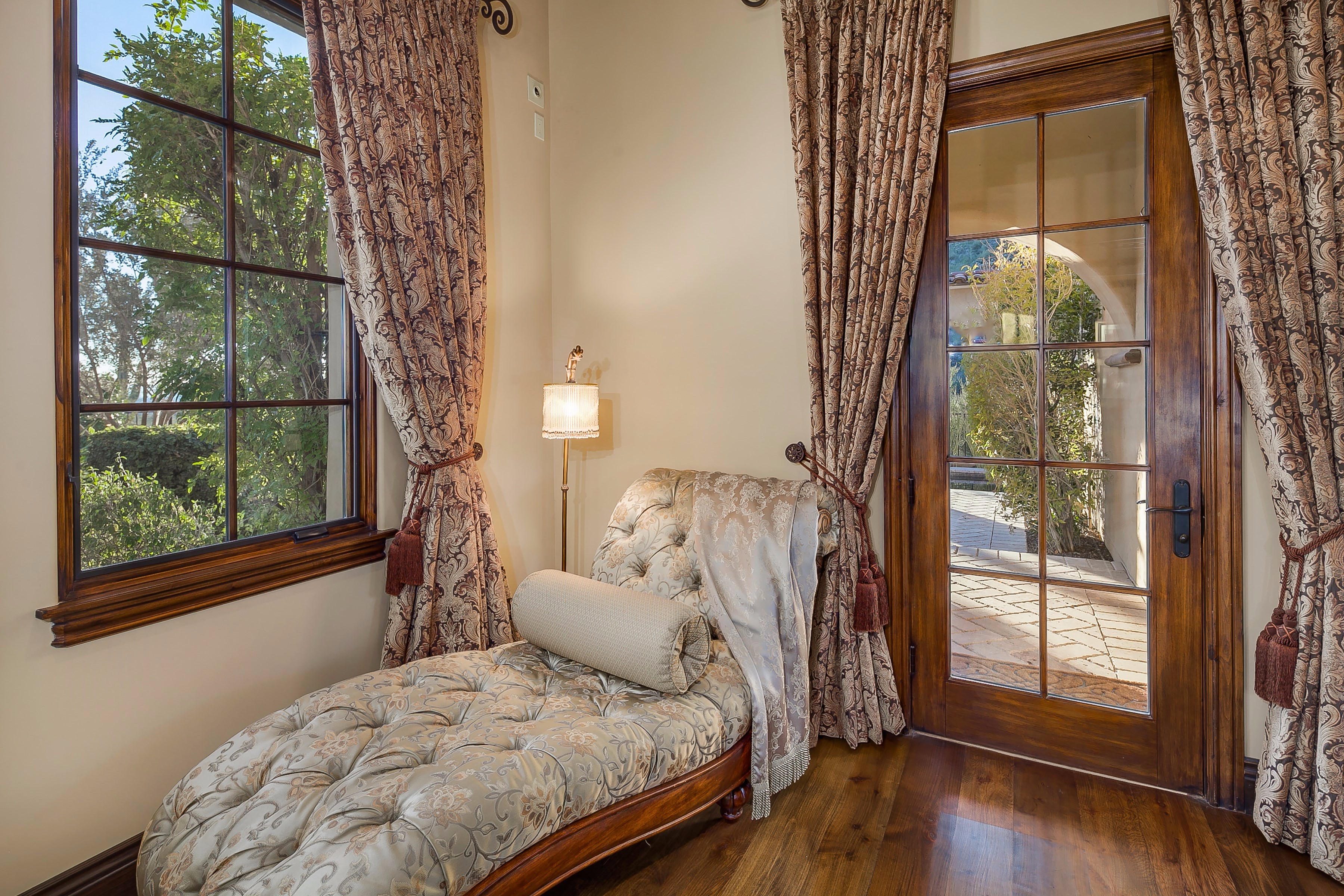 Owner's suite sitting area at this Scottsdale home for sale in Silverleaf located at 10744 E Wingspan Way #1665 Scottsdale, AZ 85255 listed by Don Matheson at The Matheson Team