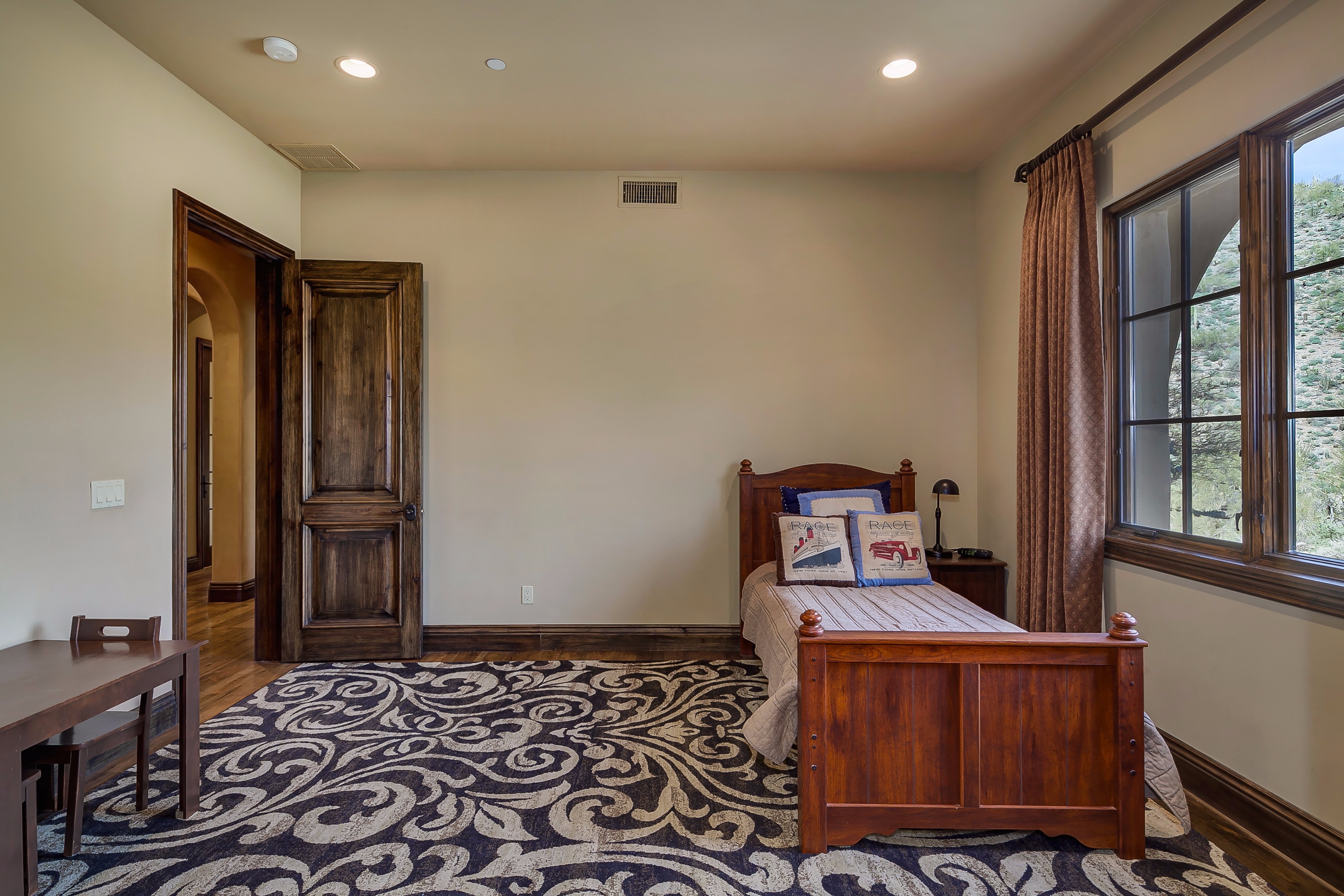 Natural light in guest suite at this Scottsdale home for sale in Silverleaf located at 10744 E Wingspan Way #1665 Scottsdale, AZ 85255 listed by Don Matheson at The Matheson Team