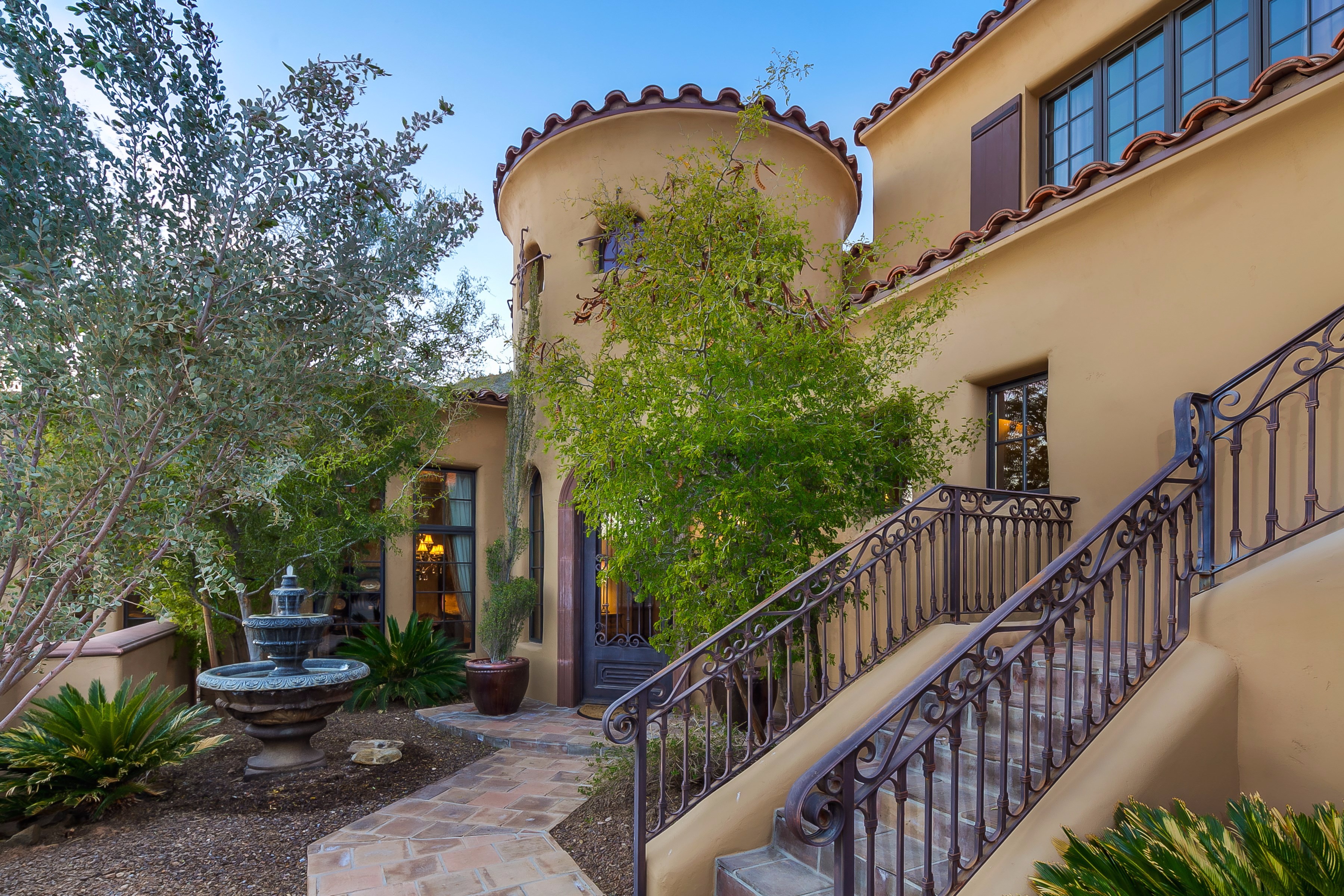 Outdoor entry to guest suite at this Scottsdale home for sale in Silverleaf located at 10744 E Wingspan Way #1665 Scottsdale, AZ 85255 listed by Don Matheson at The Matheson Team