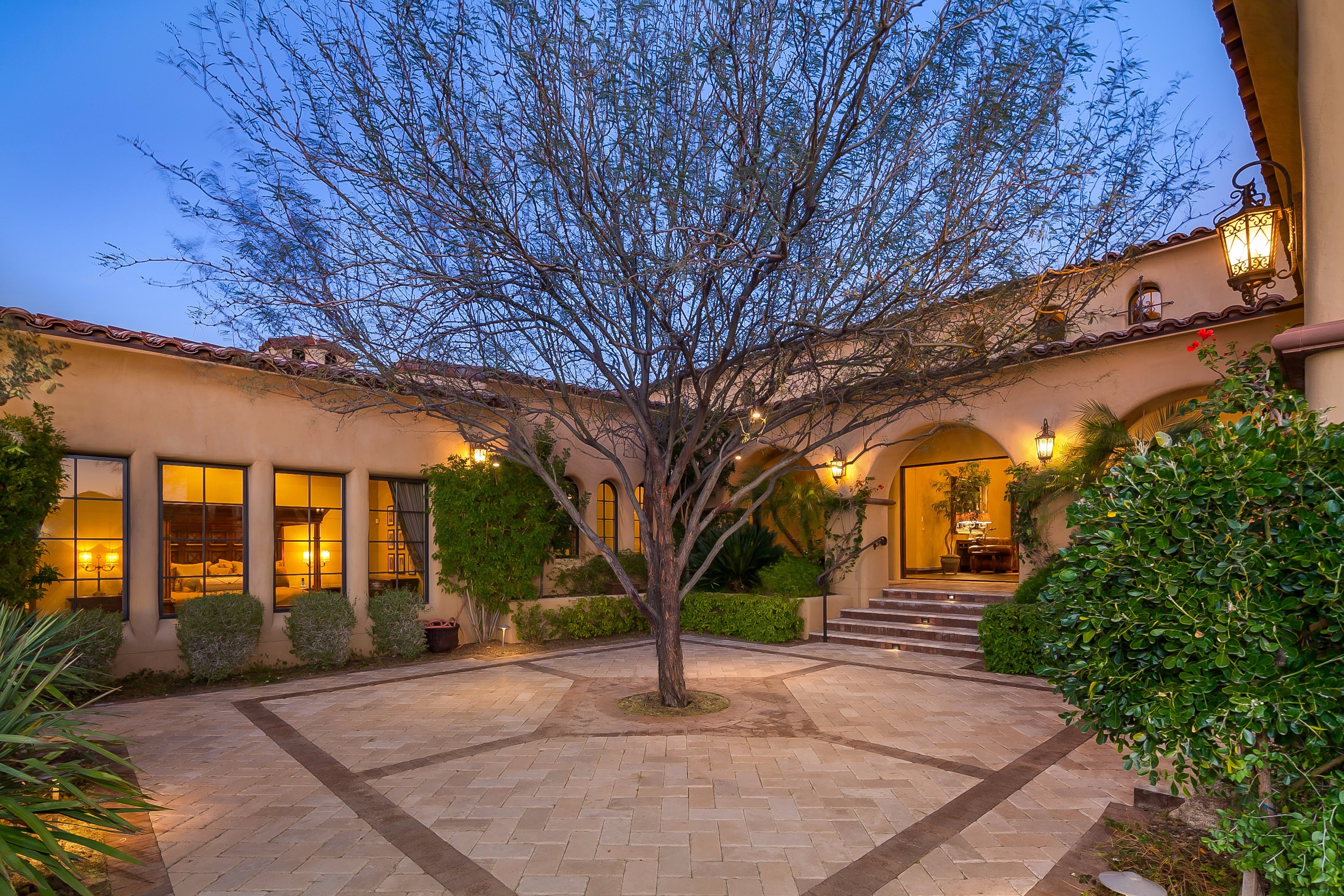 Expansive rear courtyard at this Scottsdale home for sale in Silverleaf located at 10744 E Wingspan Way #1665 Scottsdale, AZ 85255 listed by Don Matheson at The Matheson Team