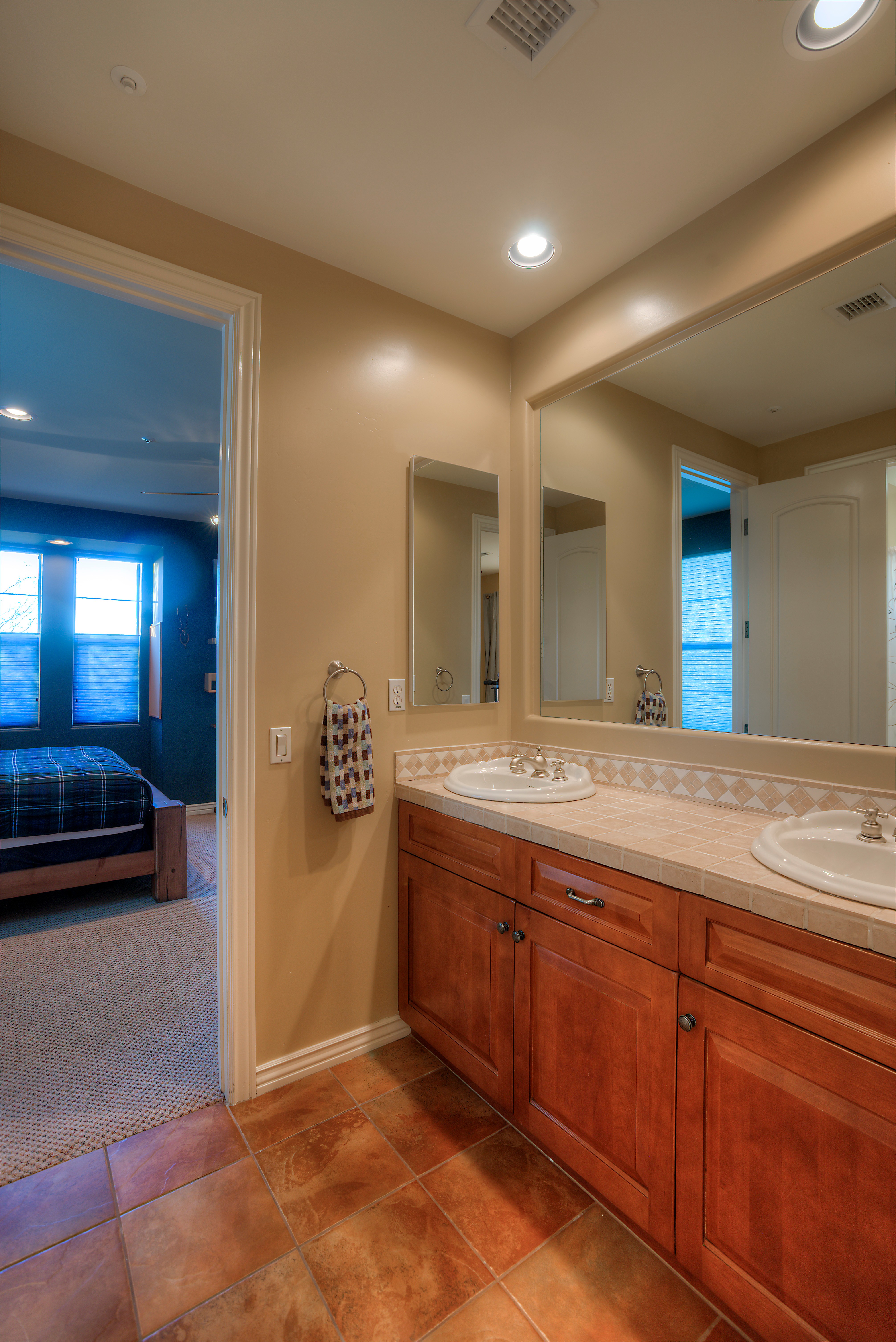 Shared guest bathroom at this Scottsdale home for sale in DC Ranch located at 19829 N 97th Pl Scottsdale, AZ 85255 listed by Don Matheson at The Matheson Team