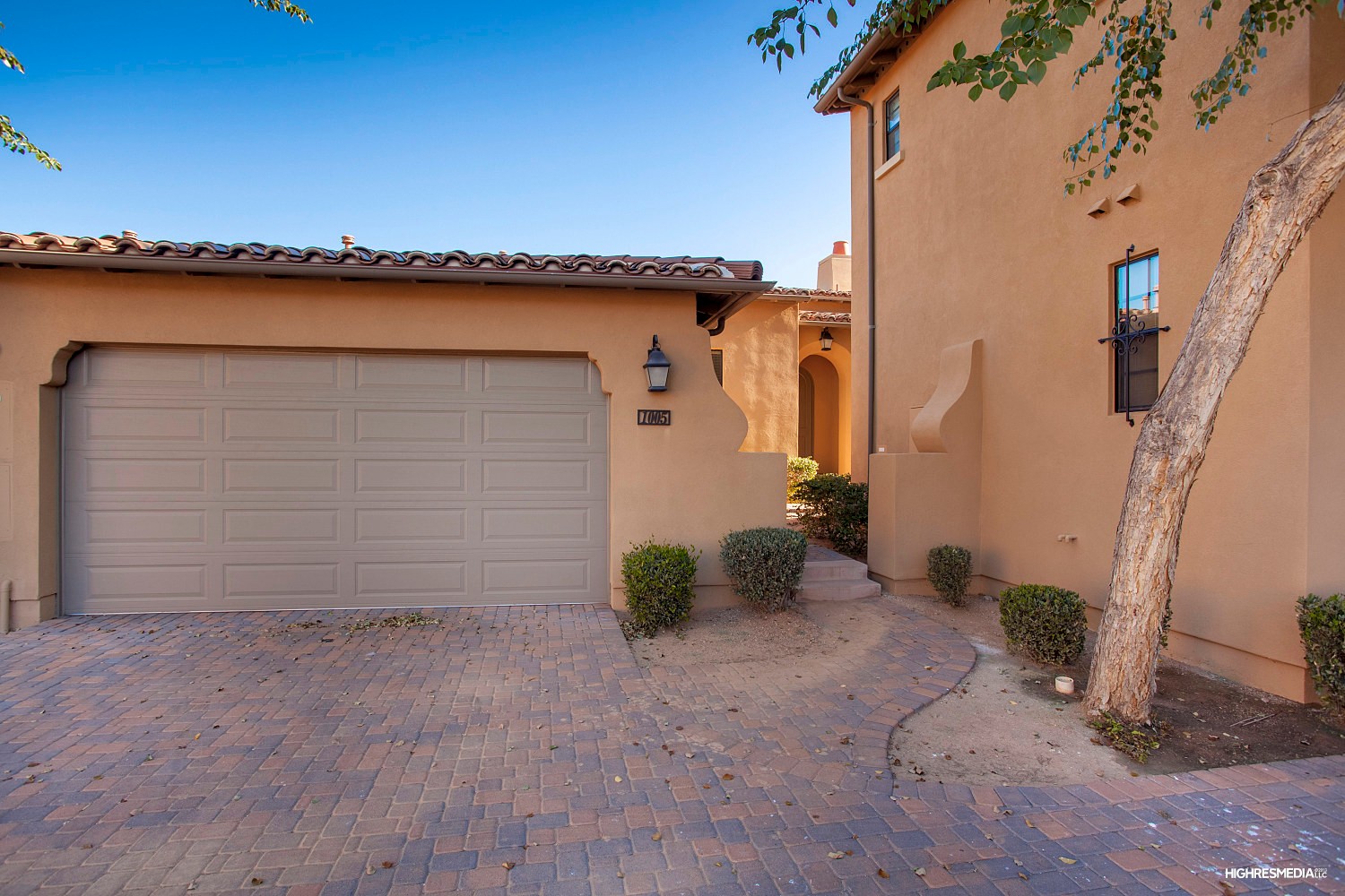 Front elevations at this Scottsdale townhome for sale in Market Street at DC Ranch located at 20704 N 90th Pl #1005 Scottsdale, AZ 85255 listed by Don Matheson at The Matheson Team