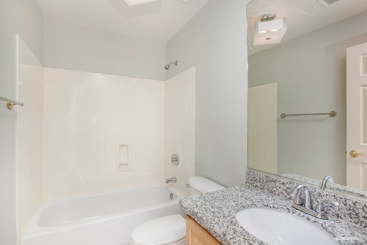 Full guest bath at this Scottsdale home for sale in DC Ranch located at 20446 N 95th St Scottsdale, AZ 85255 listed by Don Matheson at The Matheson Team