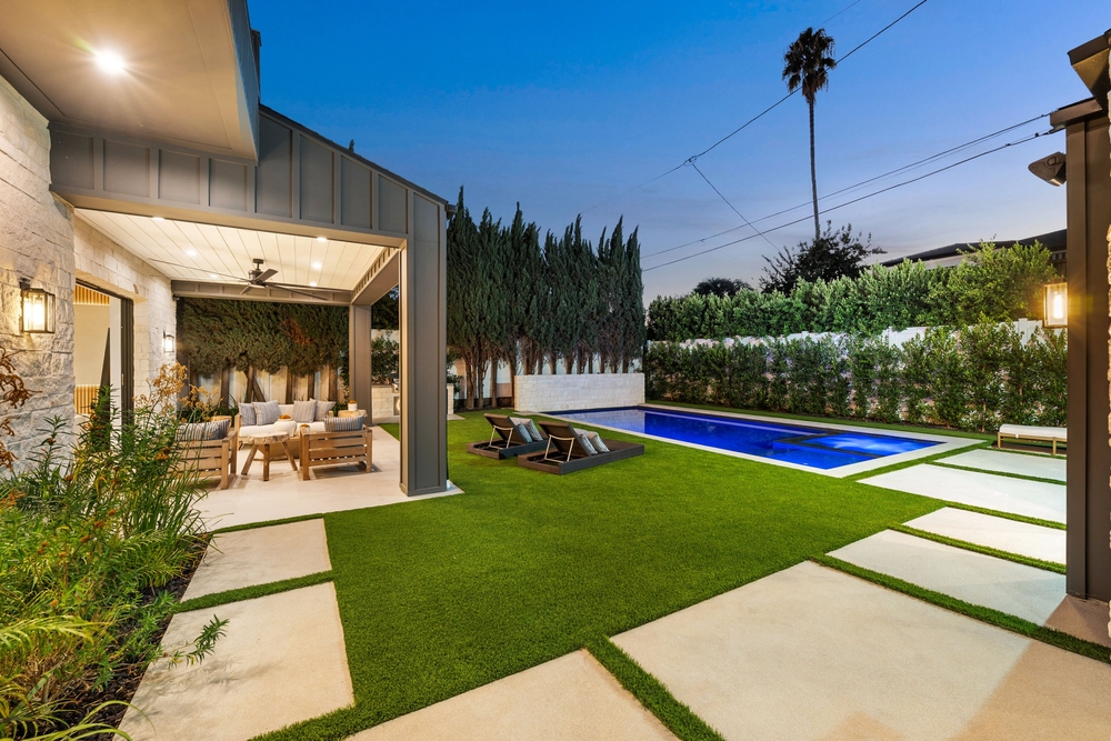 Style Outdoor Living Space