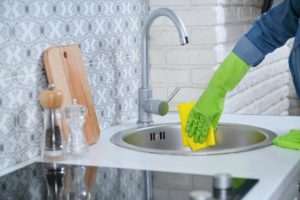 5-Tips-to-Make-Your-Kitchen-Sparkle-Before-a-Showing-Polish-the-Sink-With-a-Tablespoon-of-Flour