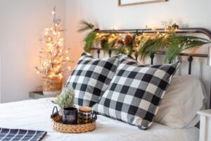 Decorate Your Guest Bedroom When Your Home is for Sale