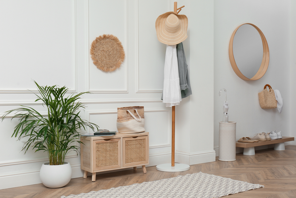 Tips for Staging Your Entryway